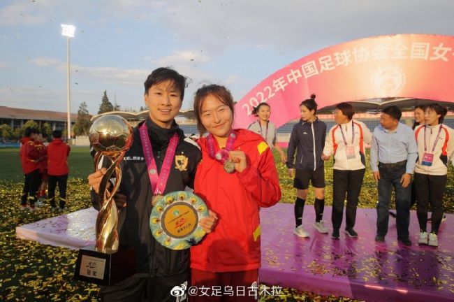 故事的主角是日本著名卡通形象，一只看起来没什么，但就是很容易让人放松的熊，还有他的朋友牛奶熊，黄色噗噗鸡等